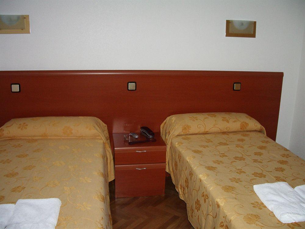 Hostal Jerez マドリード エクステリア 写真